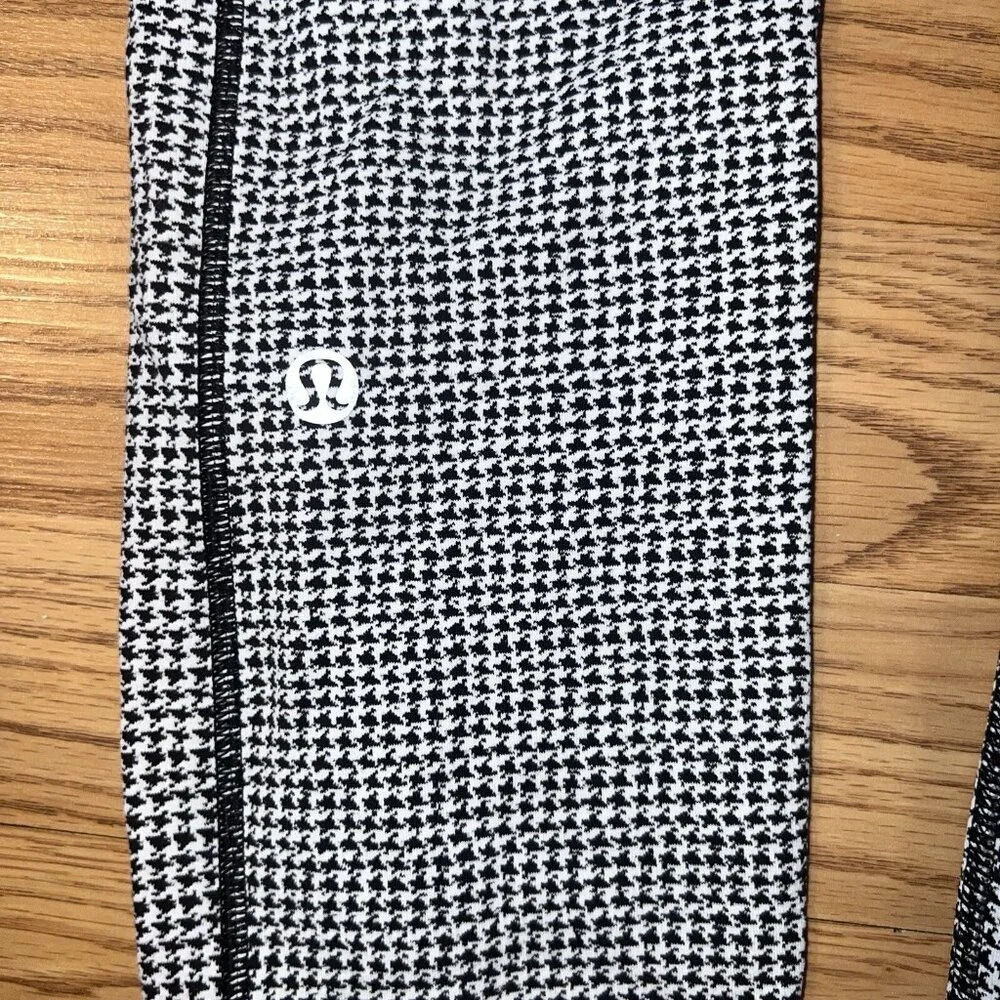 Lululemon - Speed Up Tight - Teeny Tooth White Black -‎ 4